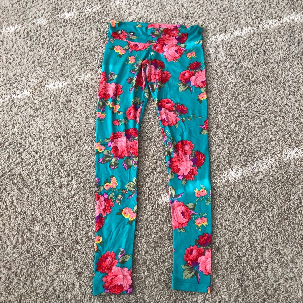 Cute Booty Lounge Size Small Leggings